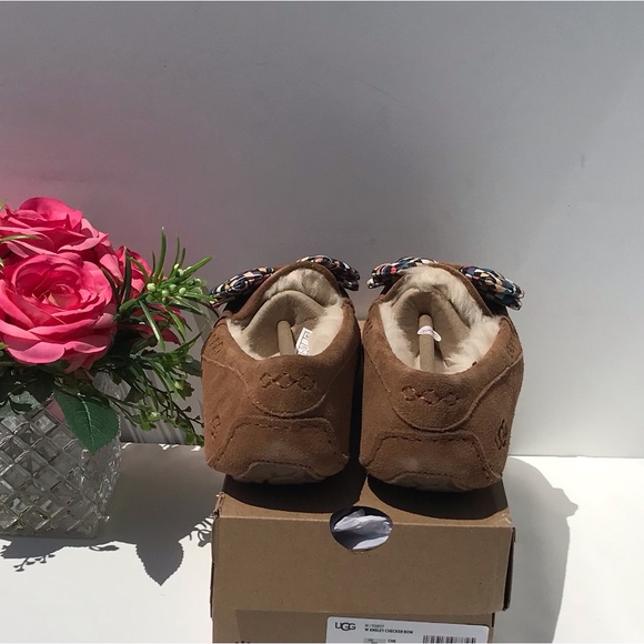 UGG Ansley Checker Bow - Picture 2 of 8